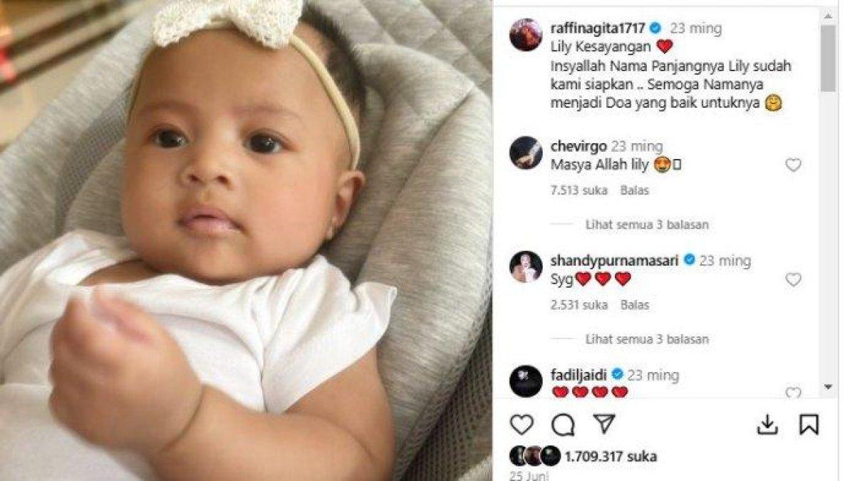 Wajah Baby Lily pertama kali diungkap ke publik