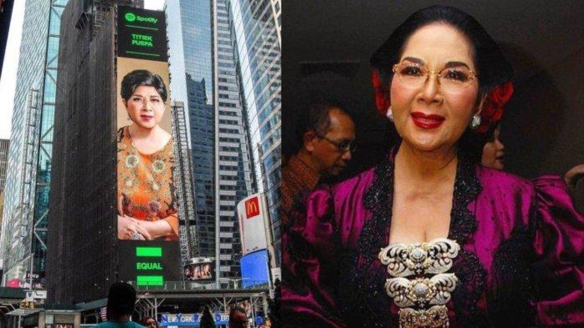 FAKTA TITIEK PUSPA - Wajah Titiek Puspa terpampang di Billboard Times Square New York.