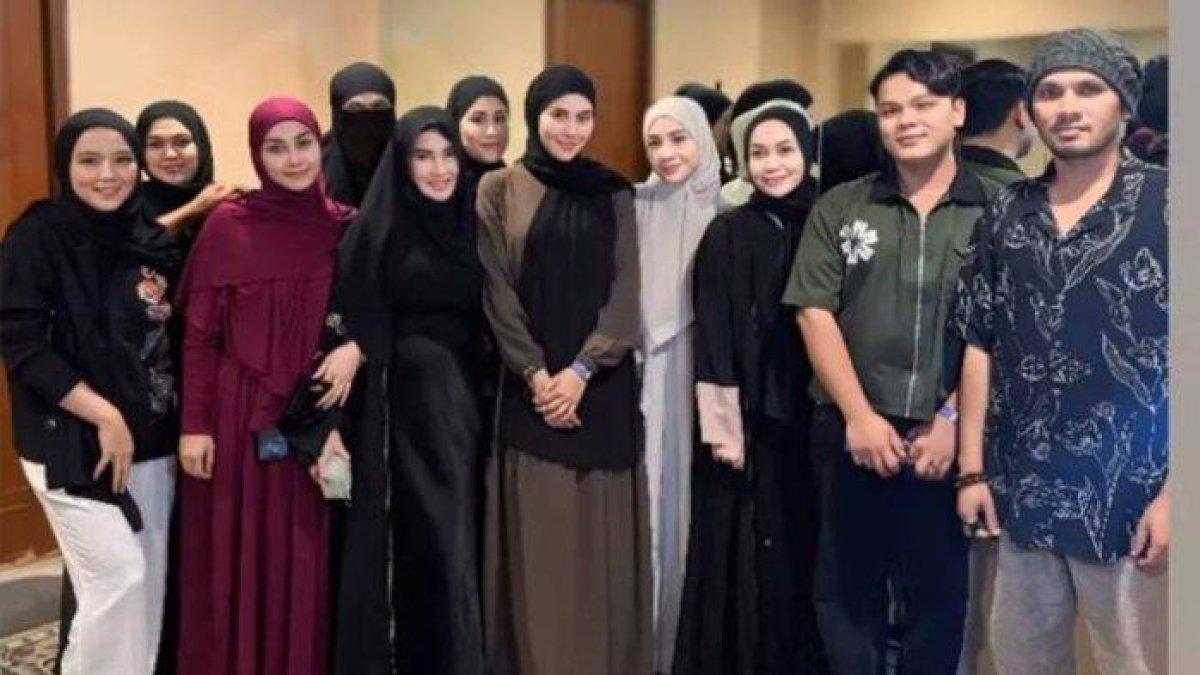 Wanda Hara dan Teman-temannya di Kajian Ustaz Hanan Attaki