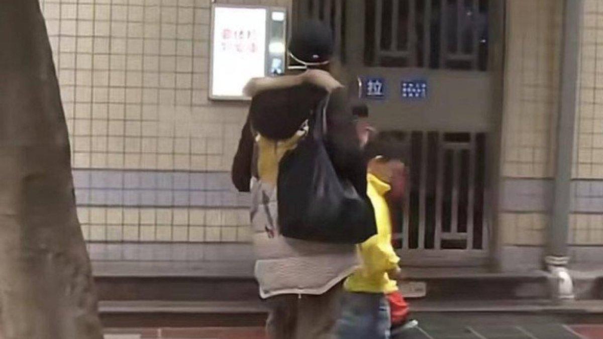 Wanita di China mencari ayah kandung putrinya yang dulu berhubungan dengannya hanya seminggu.