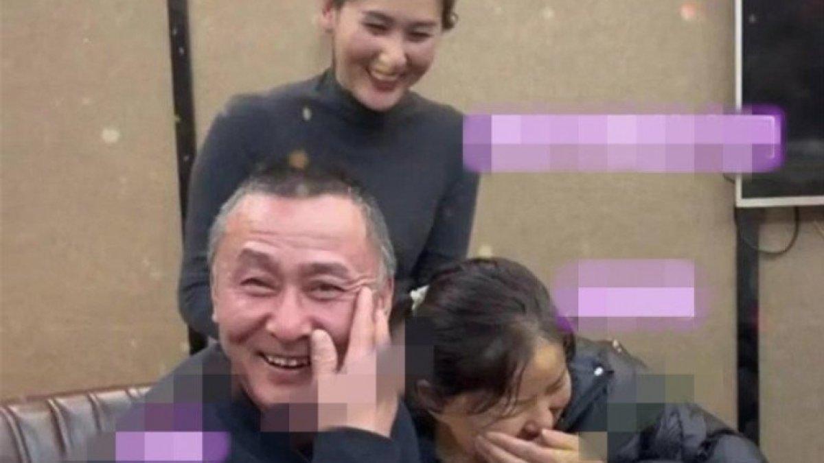 Menantu jodohkan ayah mertua dengan ibunya.