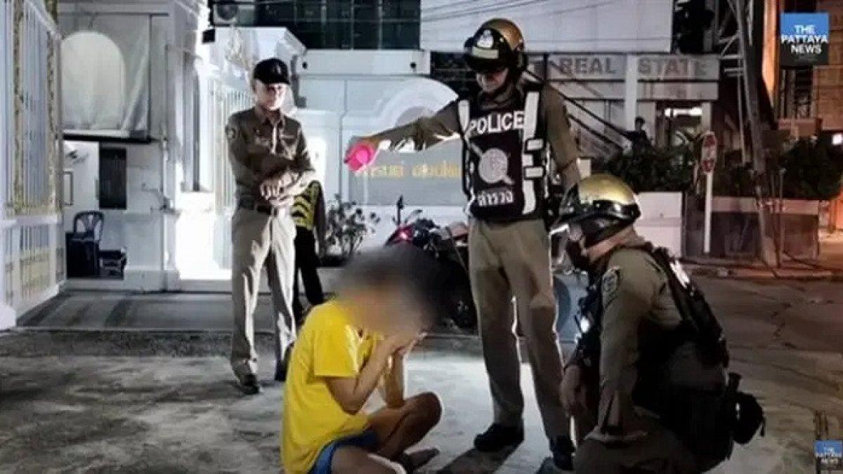 Warga syok lalu minta bantuan polisi untuk mengusir hantu yang diduga merasuki tubuh pria.