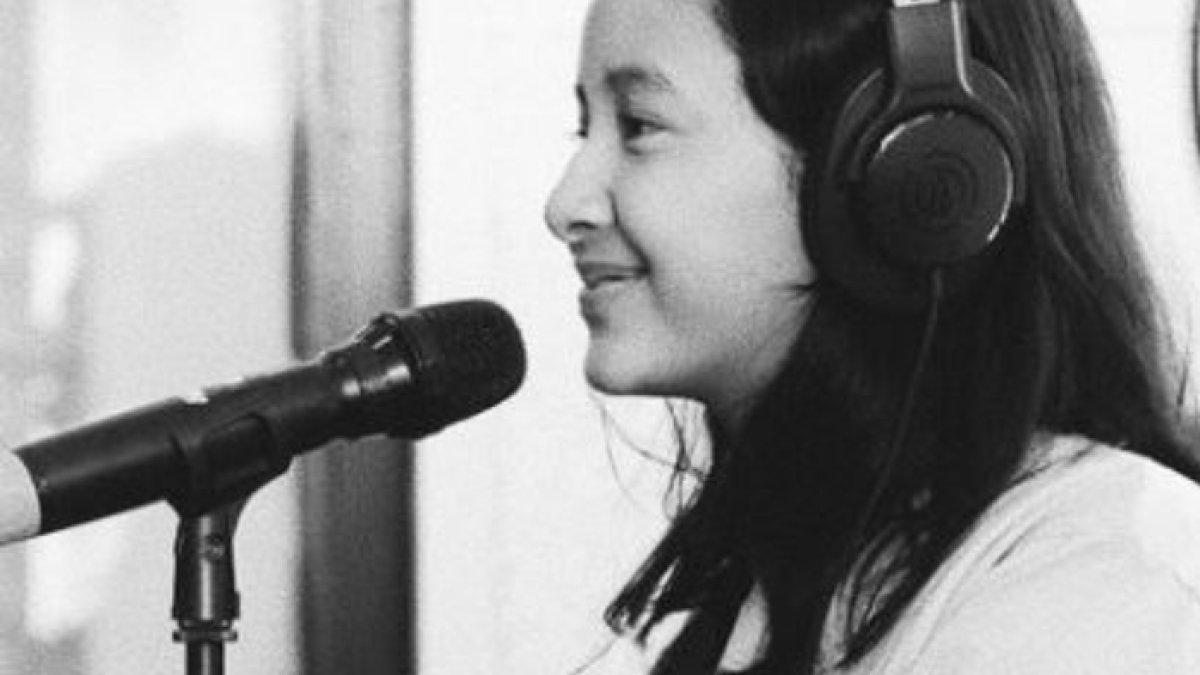 Widuri jago nyanyi dan main musik