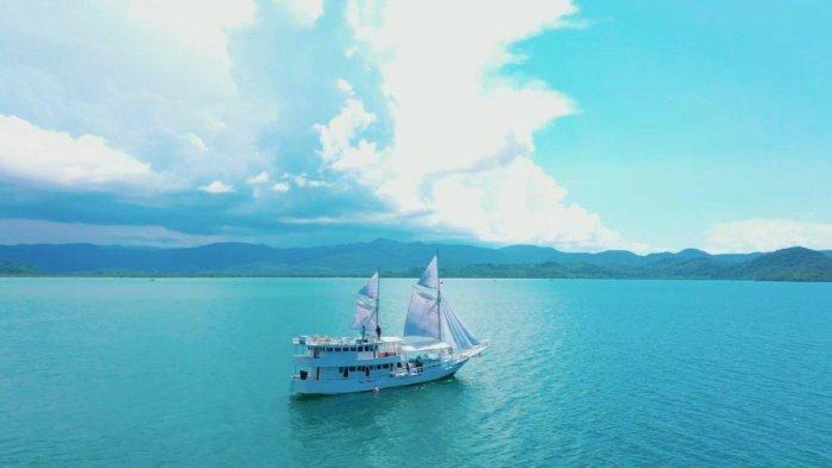 Wisata kapal Pinisi di Labuan Bajo.