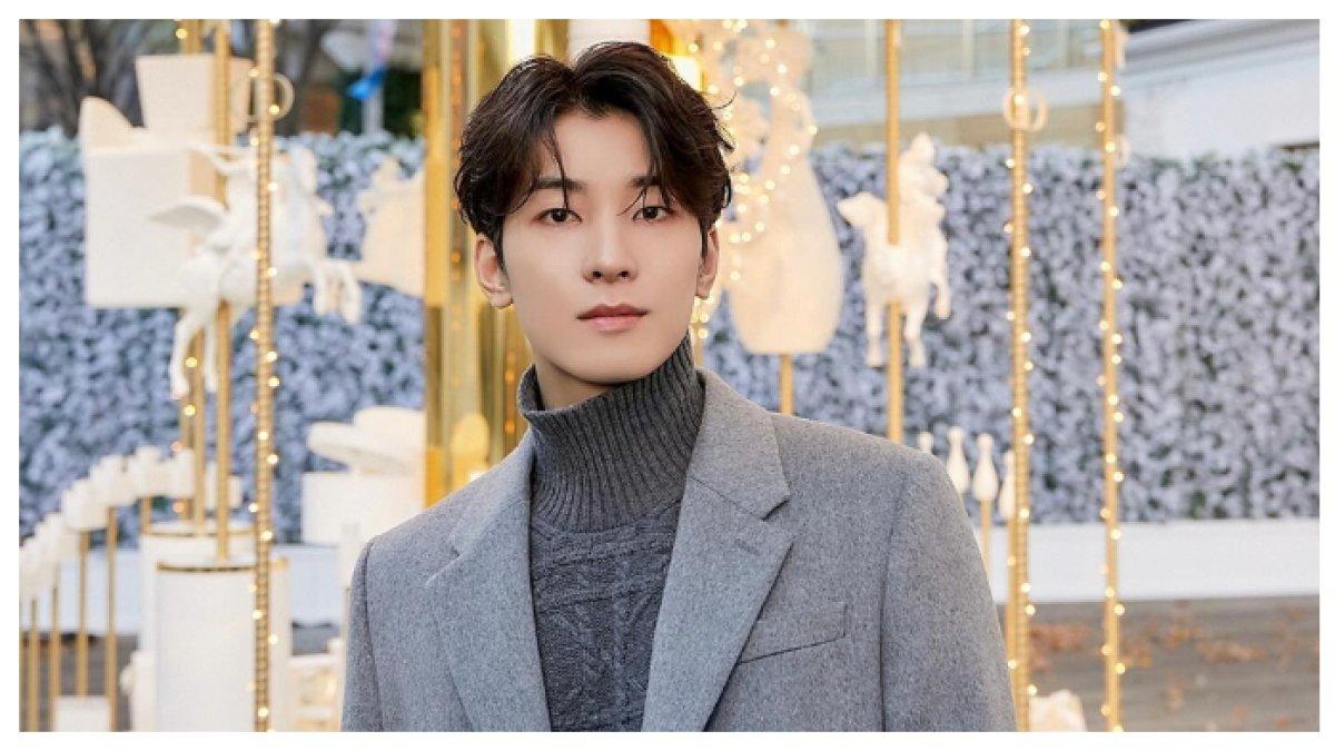 WONWOO SEVENTEEN AKAN SEGERA MENGIKUTI WAJIB MILITER - Wonwoo SEVENTEEN akan bergabung dengan Jeonghan untuk menjalani wajib militer. SEVENTEEN akan sedikit terpisah, tapi harus tetap semangat