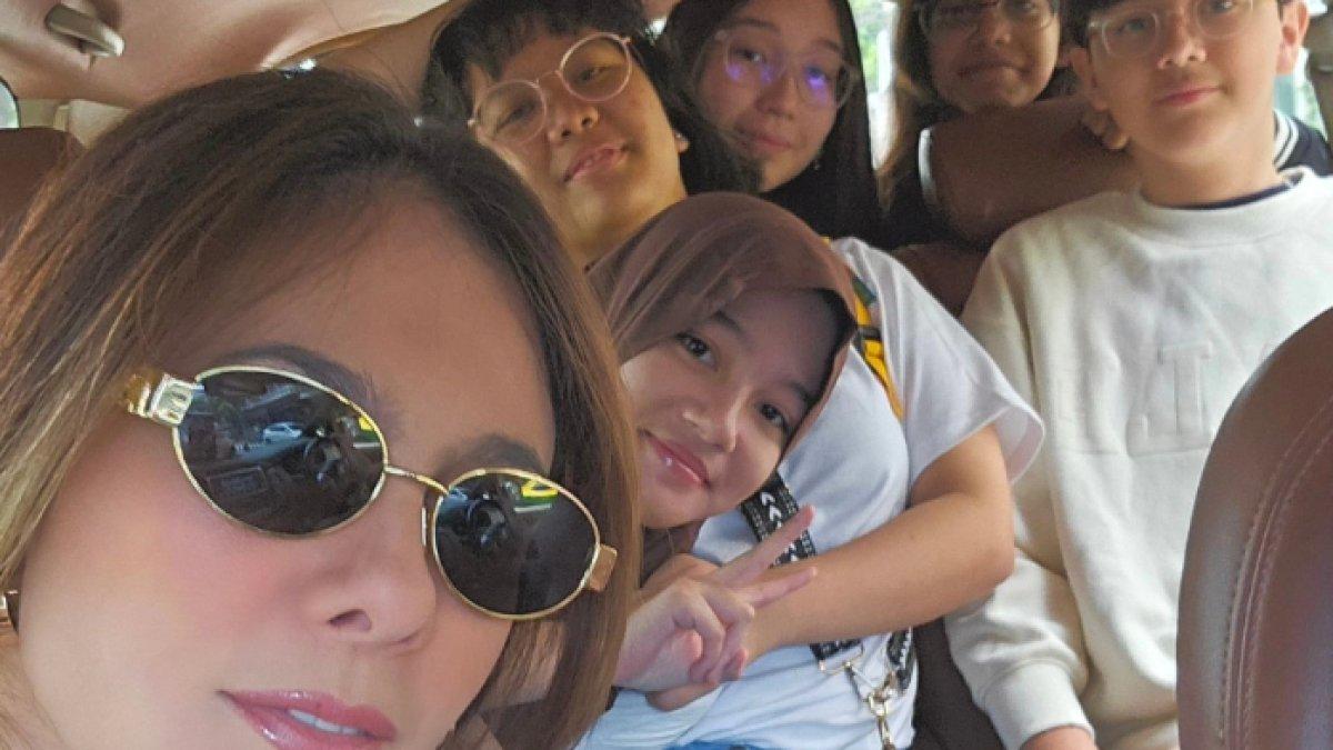 Wulan Guritnu liburan ke Thailand bersama putranya