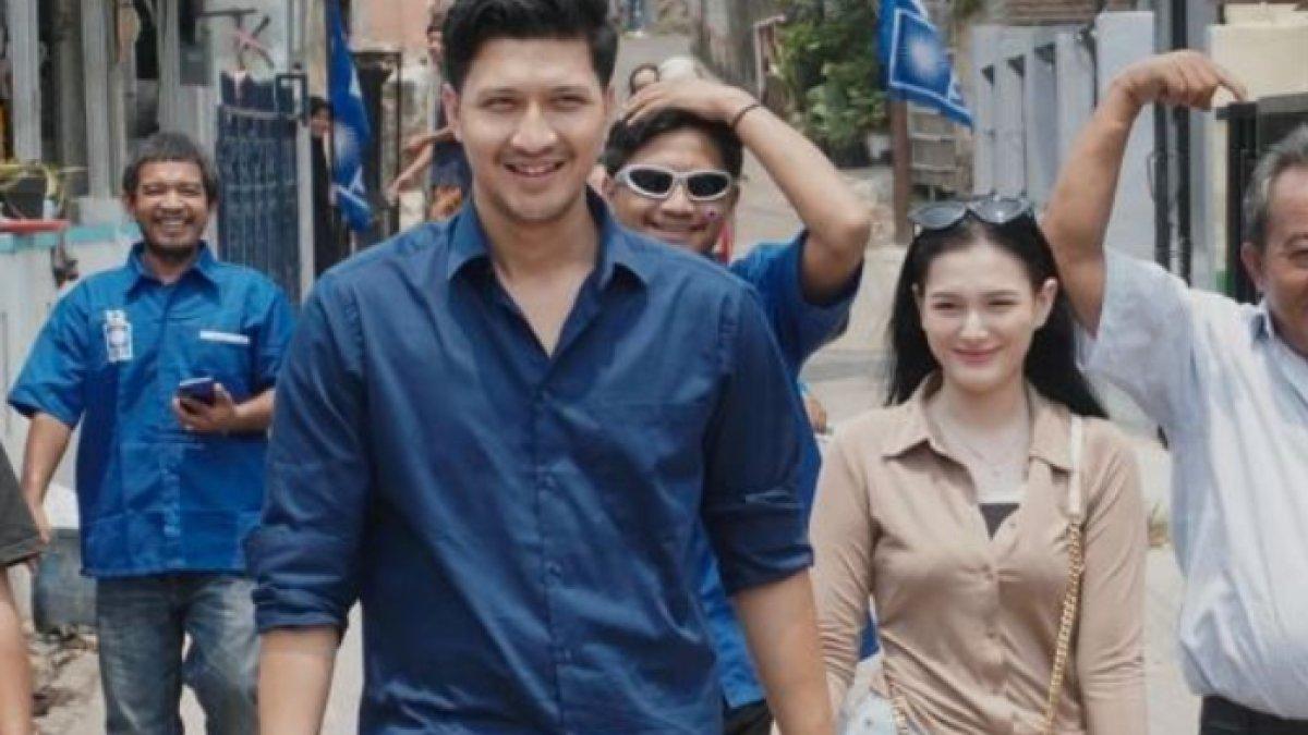 Yasmine Ow rela panas-panasan demi menemani Aditya Zoni kampanye.
