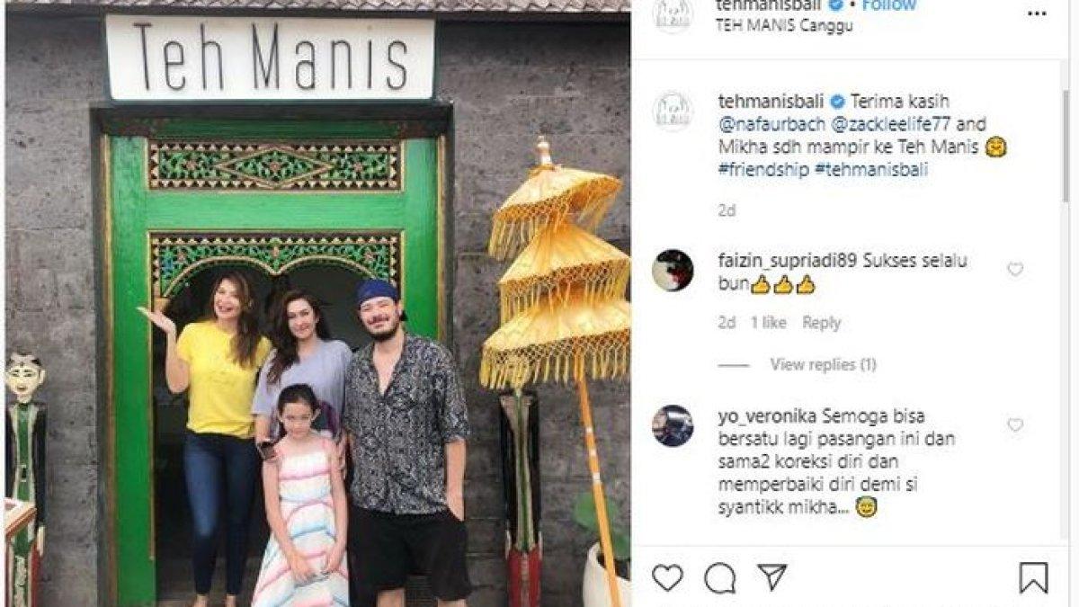 Zack Lee dan Nafa Urbach bersama sang buah hati mencicipi masakan 'Teh Manis', restoran milik Tamara Bleszynski
