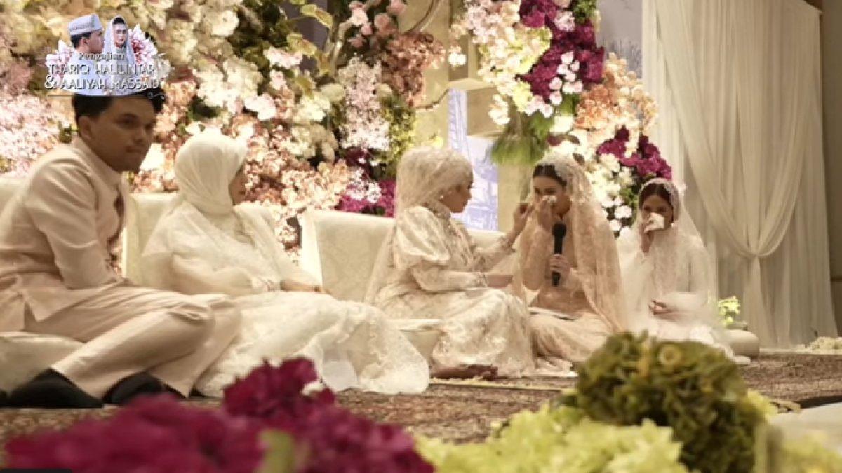 Zahwa Massaid menangis mendengar ungkapan hati Aaliyah Massaid