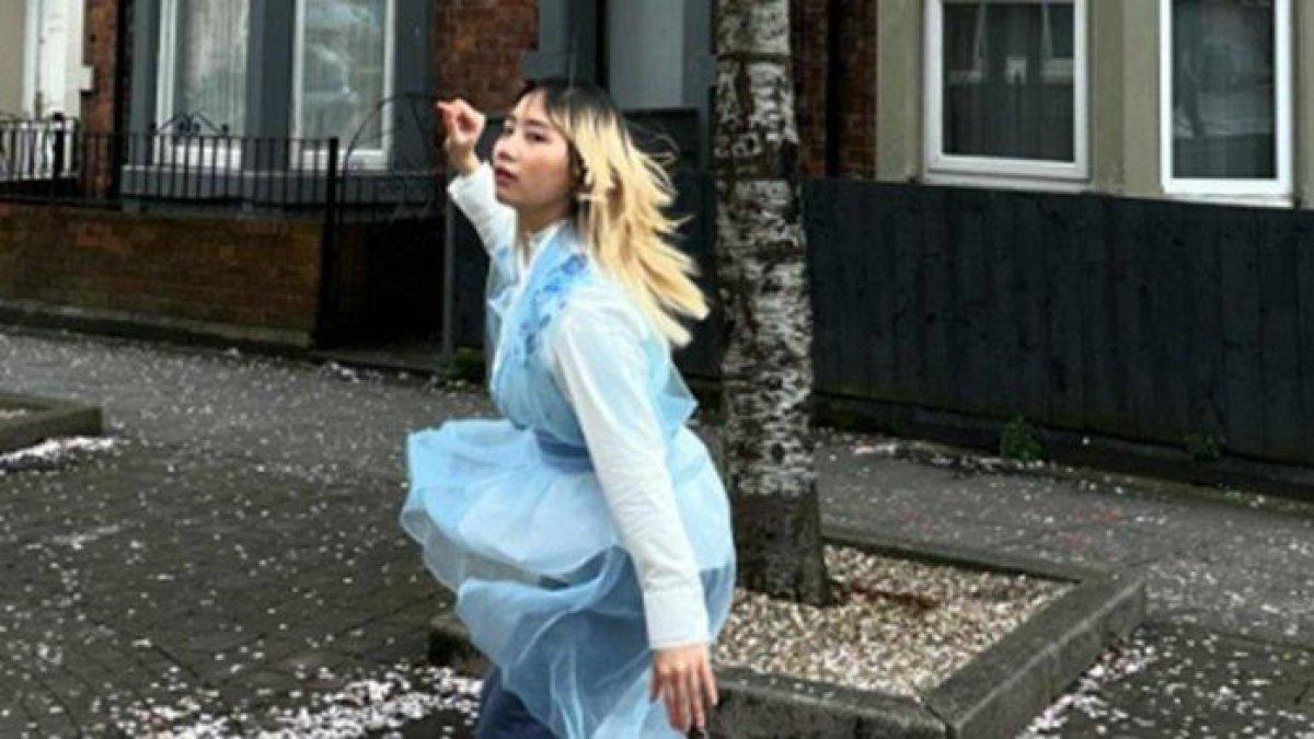 Zara akhirnya memperlihatkan rambutnya setelah umumkan lepas hijab