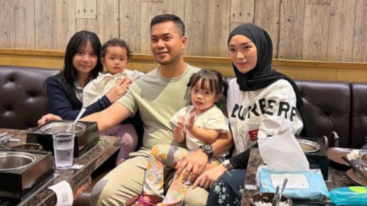Zaskia Gotik tampil lebih tertutup