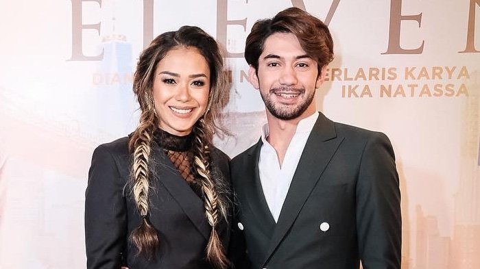Adinia Wirasti sempat diisukan dekat dengan Reza Rahadian