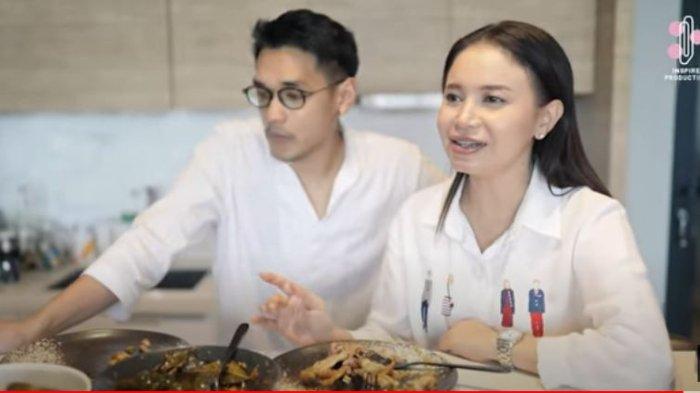 Afgan dan Rossa memasak bersama