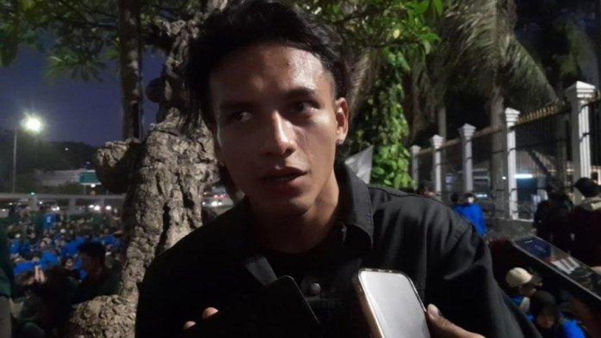Inilah profil dan akun medsos Jefri Nichol yang buat heboh netizen karena unggah foto berlatar background biru