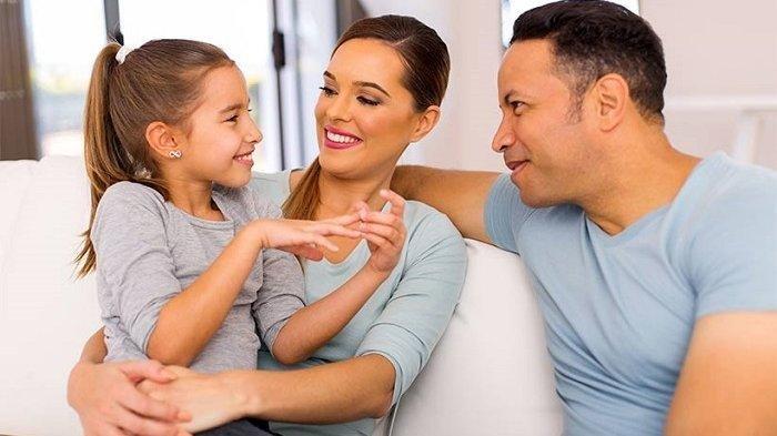 Mengatasi anak sering ngompol dengan mengajak berbicara 