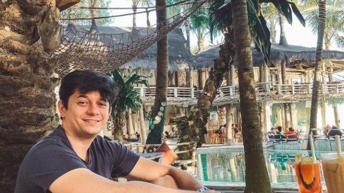 Andrew Andika ditangkap di dua lokasi.