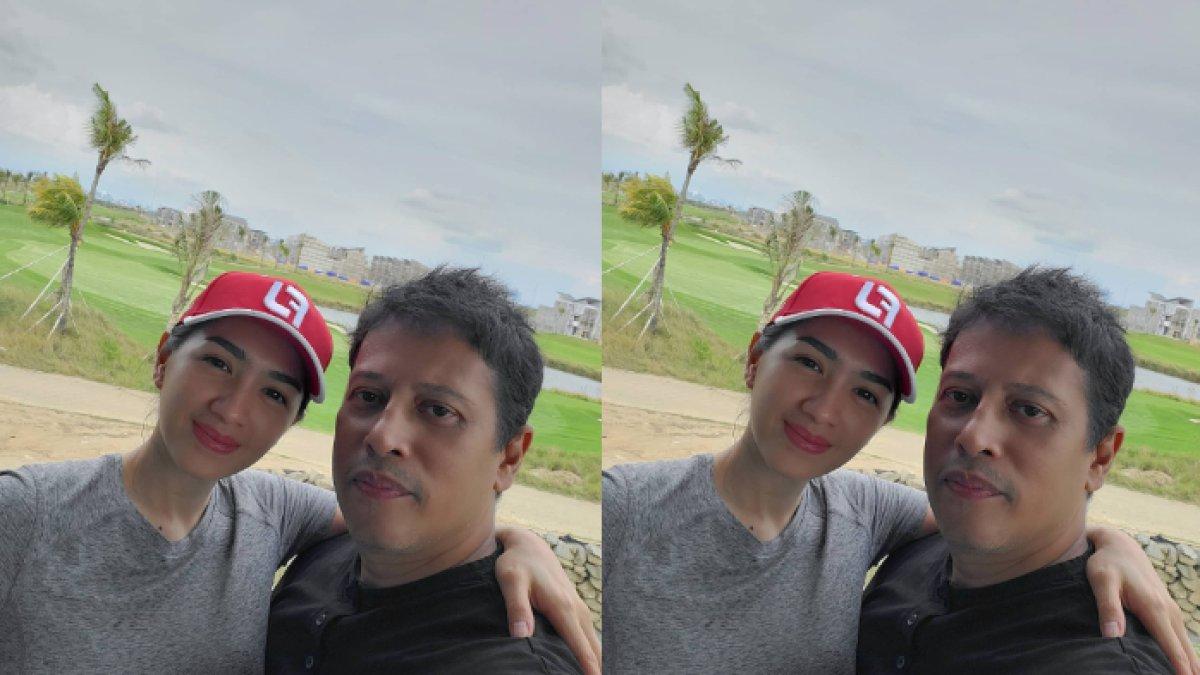 DAFTAR MANTAN PACAR ANGEL KARAMOY - Pasca perceraian, Angel kembali membuka hatinya untuk sosok Jose Purnomo, seorang sutradara ternama. 