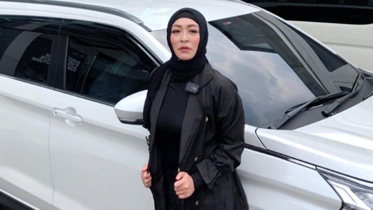Angelina Sondakh buka pendaftaran bagi pria yang ingin jadi suaminya.