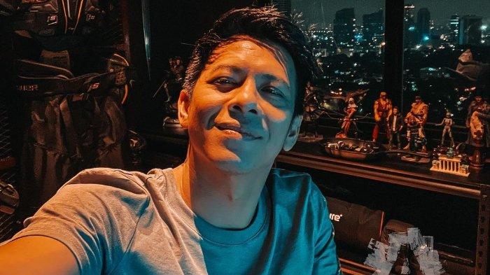 Ariel NOAH pernah pakai handuk saat manggung gegara celana robek