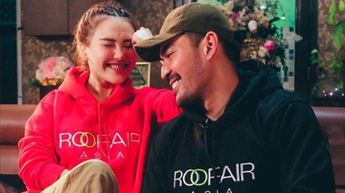 Robby Purba pernah diisukan dekat dengan Ayu Ting Ting