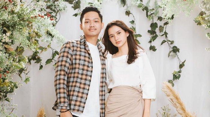 Sarah Menzel sendiri mempunyai single lagu berjudul So Special.