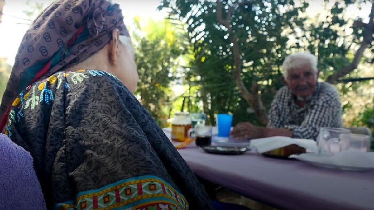 Banyak wanita yang berusaha mendekati Zhakaria, namun ia tak pernah meresponnya