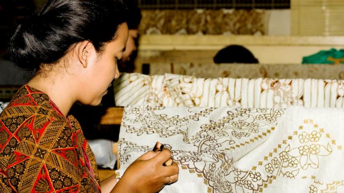 Ilustrasi proses pembuatan batik