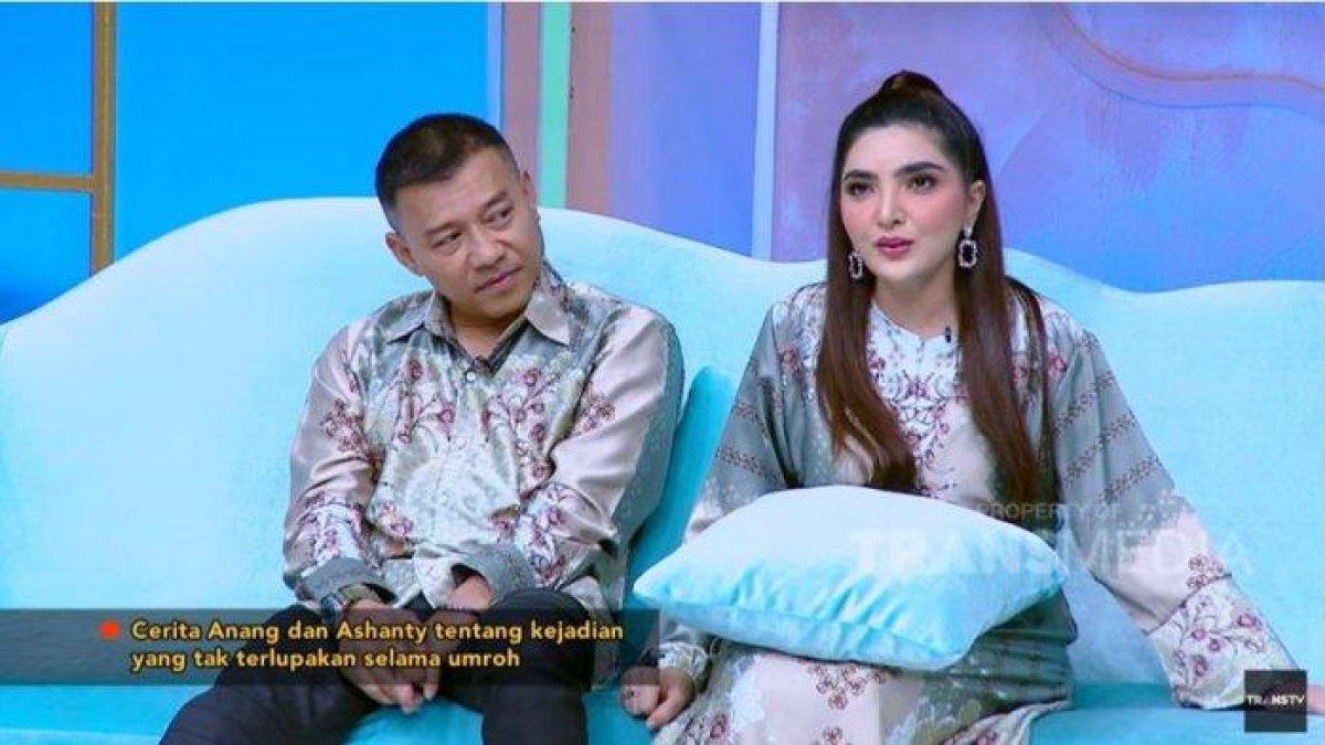 Anang Hermansyah (kiri) Ashanty (kanan)