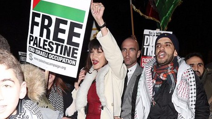 Bella Hadid ikut protes Bebaskan Palestina 