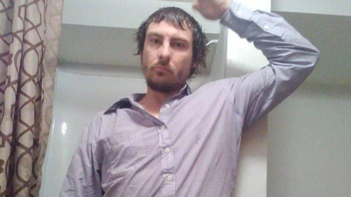 Brandon Lee Buschman, pria Minnesota yang merupakan buron, ditemukan tewas di dalam freezer saat sembunyi dari kejaran polisi. Ia diduga telah tewas beberapa hari lalu sebelum ditemukan.
