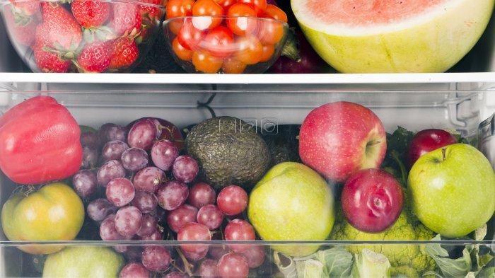 kamu bisa menggunakan bahan-bahan alami agar kulkas memiliki aroma yang segar.