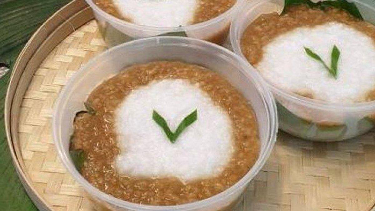 Makan bubur dianggap sebagai simbol kemiskinan.