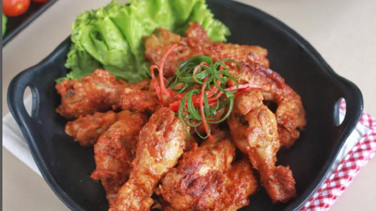 Inilah cara mudah membuat ayam cincane khas Samarinda, Kalimantan Timur, kuncinya panggang dengan api kecil hingga bumbu meresap dan aromanya kuat!