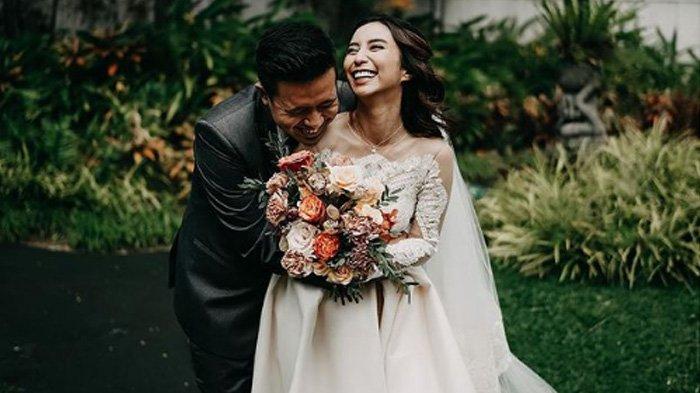Clairine Clay dan Joshua Suherman menikah di Hari Ibu 22 Desember 2021.