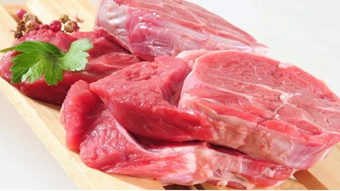 Daging merah tanpa lemak atau daging unggas yang dimasak segar dan bukan olahan termasuk makanan sehat dan baik untuk meningkatkan kesuburan pria.