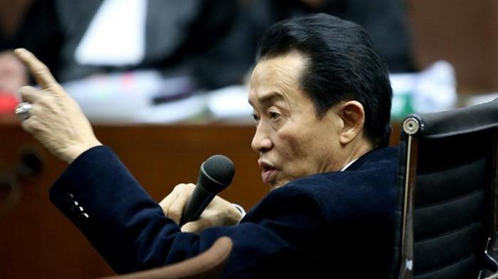 Darmawan Salihin, ayah kandung almarhumah Mirna Salihin dalam persidangan Jessica Wongso.