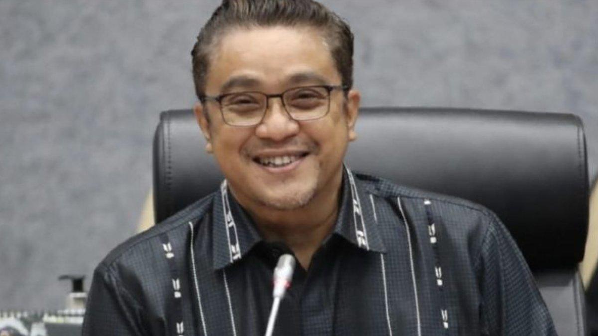 Pemilik nama lengkap Dede Yusuf Macan Effendi lolos mewakiliki dapil Jawa Barat II. 