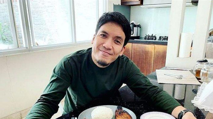 Desta lahir dari orangtua beda agama