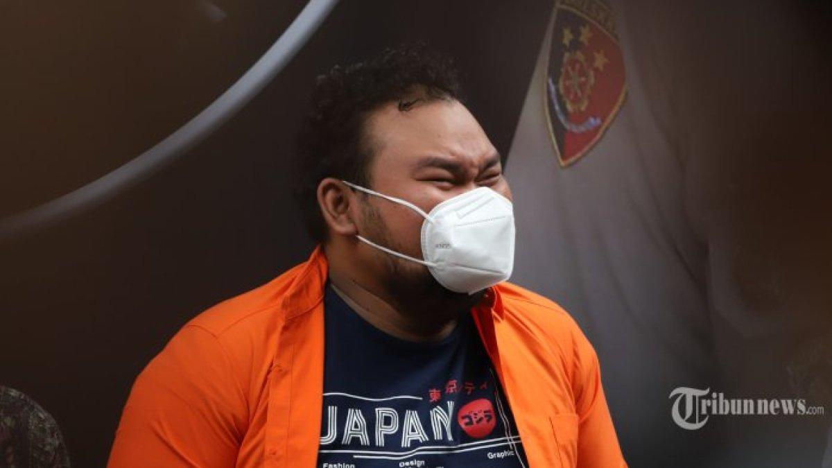 di tahun 2022, Fico pernah terjerat kasus penyalahgunaan narkoba.