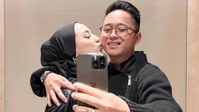 DINAN FAJRINA IKHLAS - Dinan Fajrina memilih untuk menerima kenyataan dengan lapang dada, melanjutkan hidup dengan langkah baru tanpa bayang-bayang masa lalu.