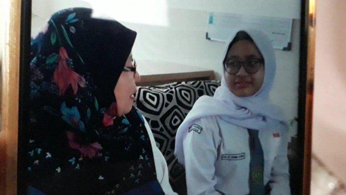 Dyah Ayu Ardhana lulusan SMAN 1 Cileungsi Bogor yang menjadi mahasiswa termuda yang diterima Fakultas Kedokteran Universitas Indonesia (FKUI) tahun 2023 di usia 15 tahun.
