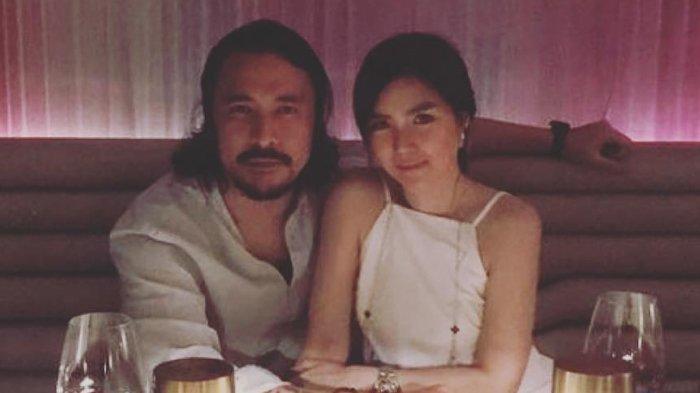 Ello bersama Cintya Maria