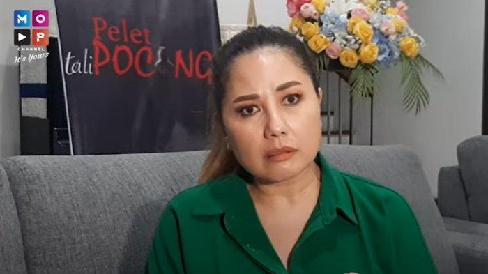 FAKTA KISRUH PERSIDANGAN NIKITA MIRZANI - Emma Elvana Margrith alias Emma Waroka mengaku kecewa saat datang ke persidangan Nikita Mirzani.