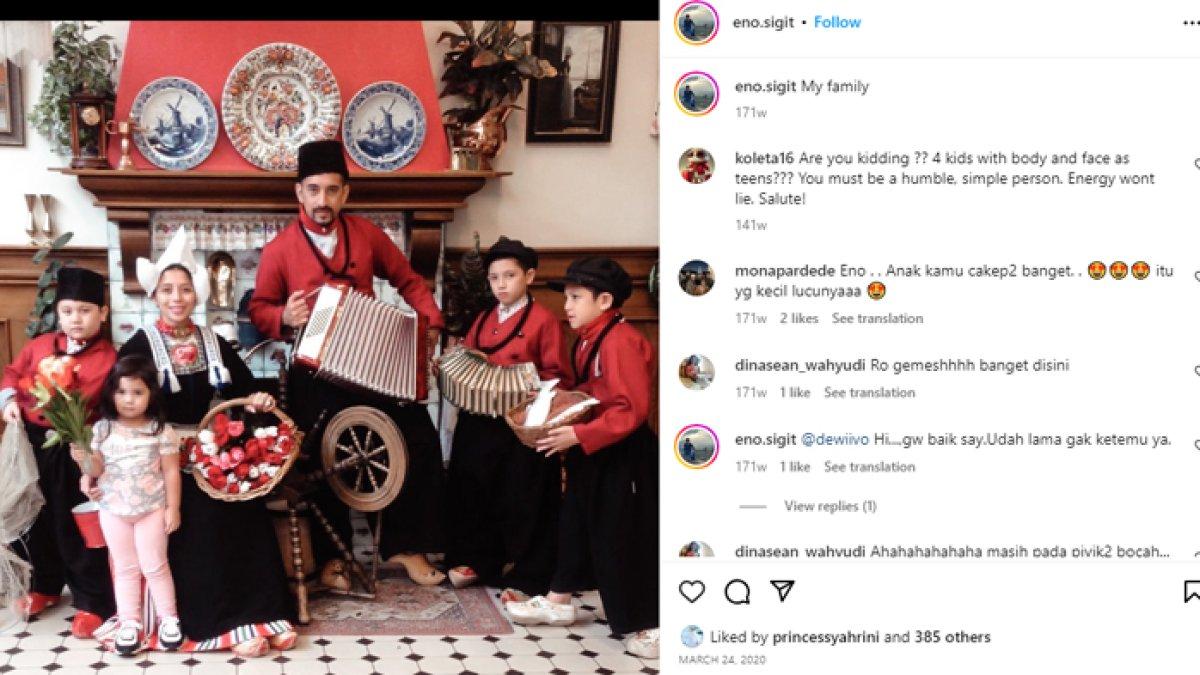 Eno Sigit hidup bahagia bersama suami dan empat putranya.