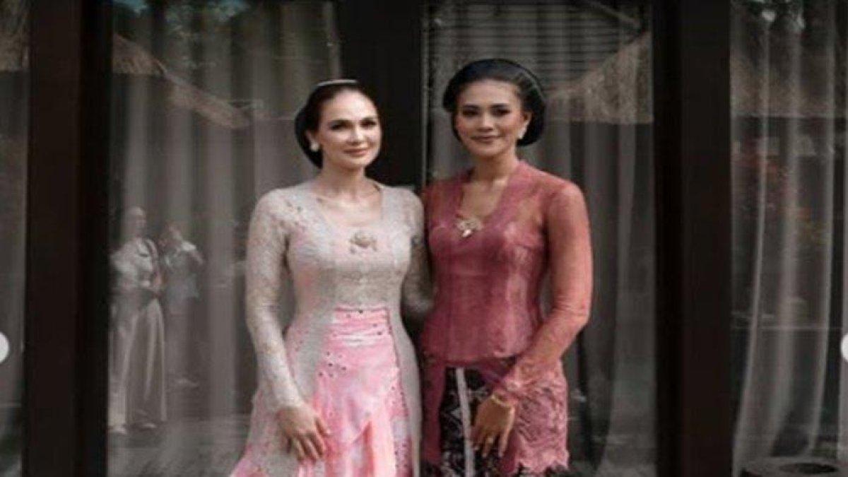 KAKAK IPAR LUNA MAYA- Di berbagai momen penting Luna Maya melepas masa lajang, Feby Jabrik sang kakak ipar mendampingi termasuk sejak siraman.