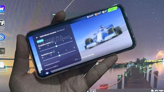 Seorang remaja asal Desa Pengadang, Kecamatan Praya Tengah, Kabupaten Lombok Tengah meninggal dunia karena luka bakar. Dia bermain game sambil cas atau isi ulang daya baterai handphonenya, Kamis (3/8/2023).