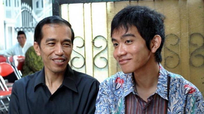 Presiden Jokowi dan anak sulungnya, Gibran Rakabuming.