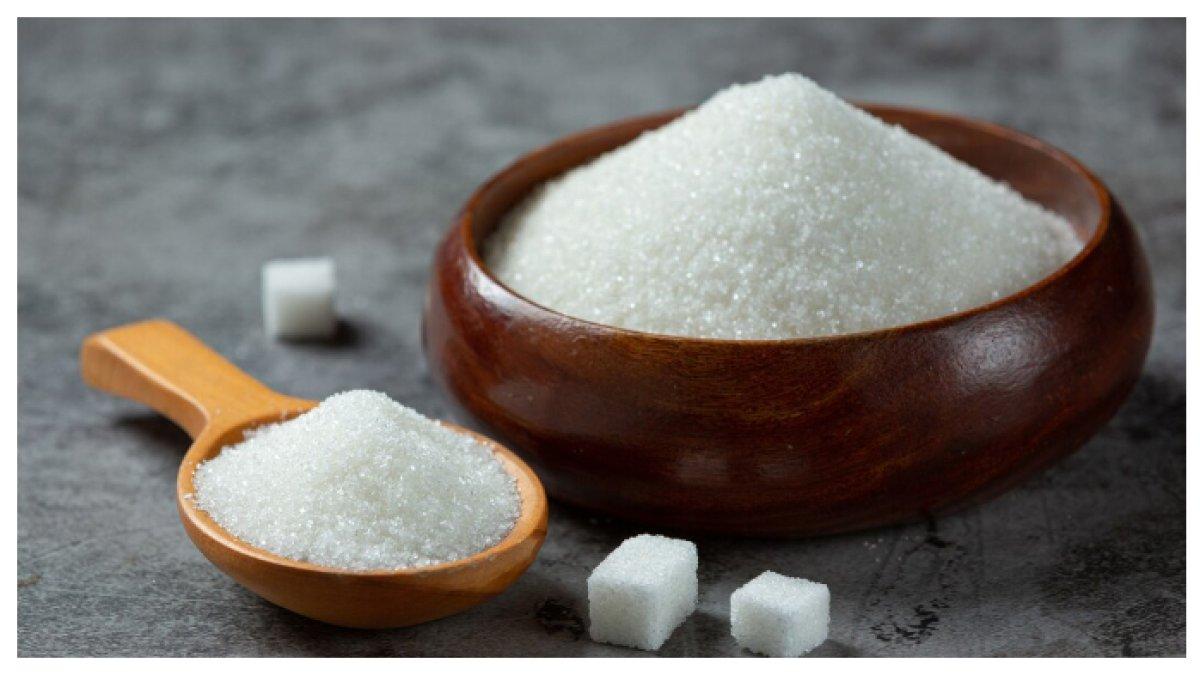 GULA - mengkonsumsi banyak gula, kadar glukosa darah kita meningkat, . Glukosa tinggi dalam darah mengurangi produksi neurotropik yang diturunkan dari otak.
