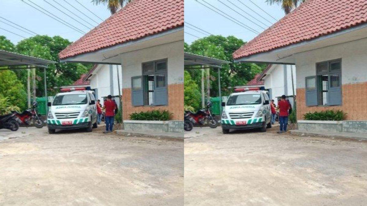 Suasana hening ujian berubah gaduh, guru gemetar saksikan siswi di Madura melahirkan: ari-ari tak keluar, kondisi kritis.