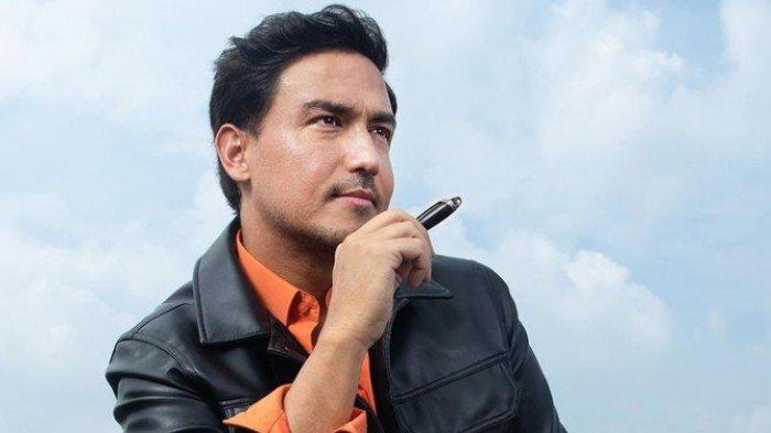 Orang yang mengambil jurusan arsitektur lebih banyak menghabiskan waktunya untuk bekerja sendirian.